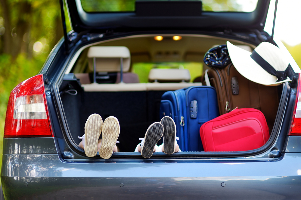 Crianças viajam quase 1.500 km no porta-malas de carro nos Estados Unidos